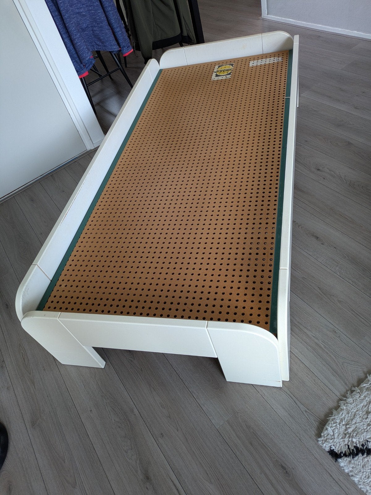 Bed met Vlavro bodem en matras 200X90 h.40cm, Huis en Inrichting, Ophalen, Gebruikt, Eenpersoons, 90 cm