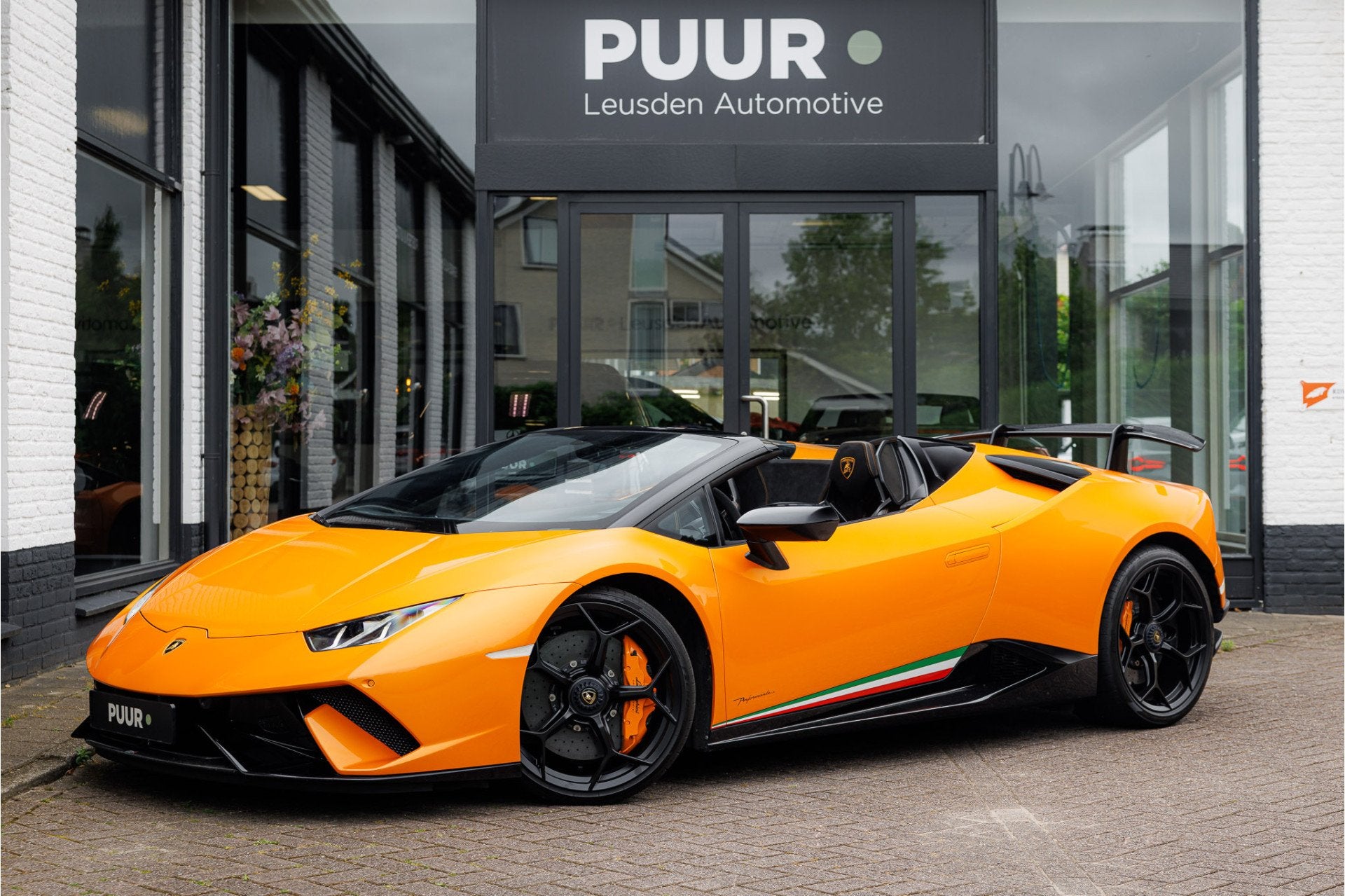 Lamborghini Huracan 5.2 V10 Performante Spyder Arancio Borea, Auto's, Lamborghini, Automaat, Gebruikt, Zwart, Cabriolet