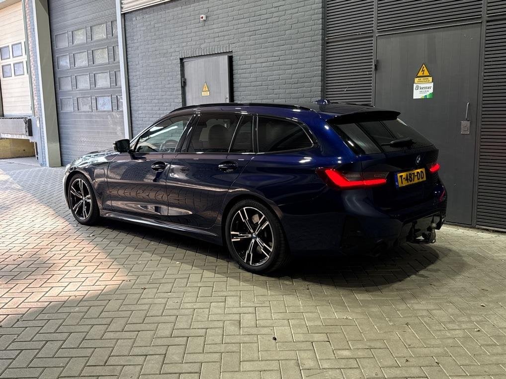 BMW 3-serie Touring 330e xDrive | ACC | Trekhaak | Panoramad, Auto's, 1998 cc, Gebruikt, 4 cilinders, Blauw
