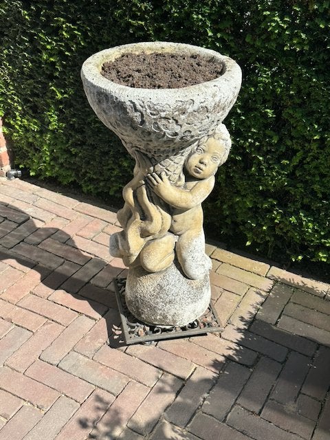 *Boembak op Beeldsokkel*, Tuin en Terras, Bloembakken en Plantenbakken, Ophalen, Steen, Gebruikt, Rond