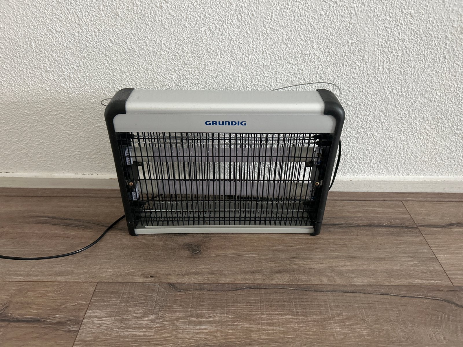 Grundig Vliegenlamp - Effectieve Insectenverdelger, Ophalen of Verzenden, Zo goed als nieuw