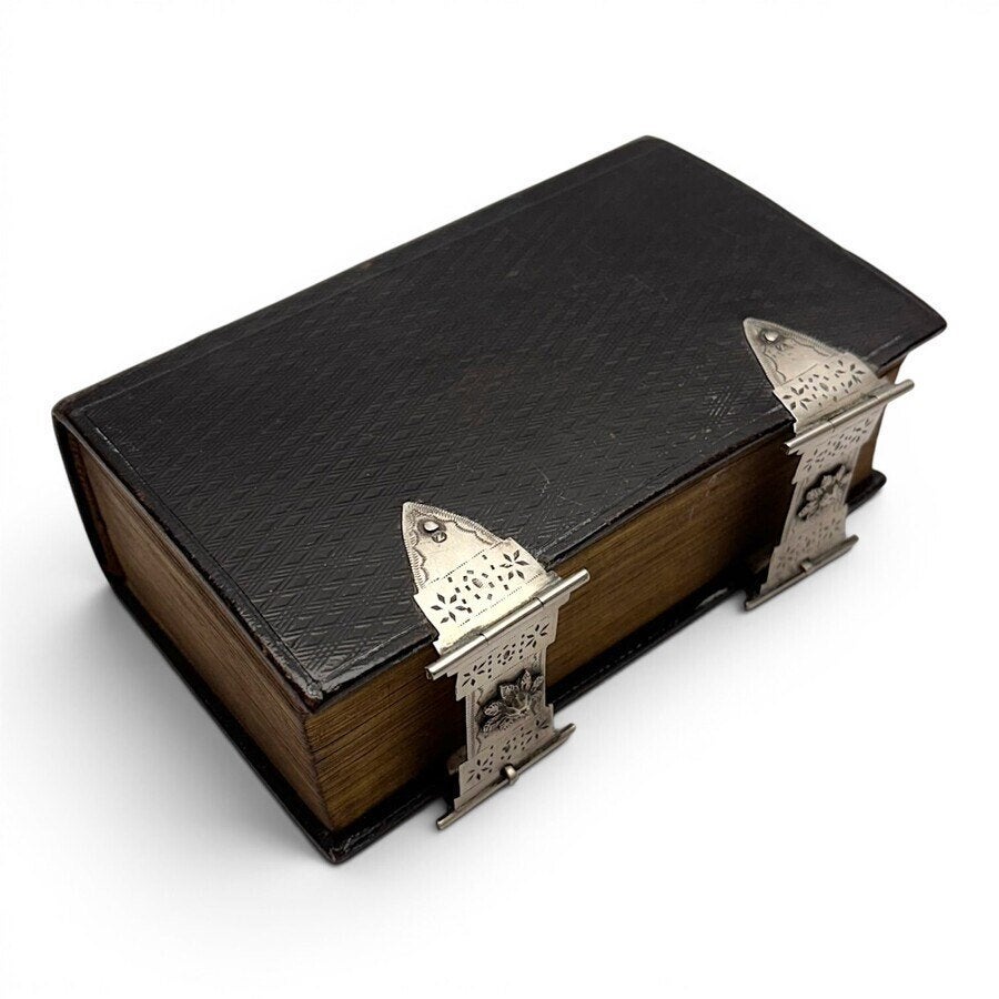 Antieke 19e eeuwse Bijbel met dubbele zilveren sloten, 1859, Antiek en Kunst, Ophalen of Verzenden