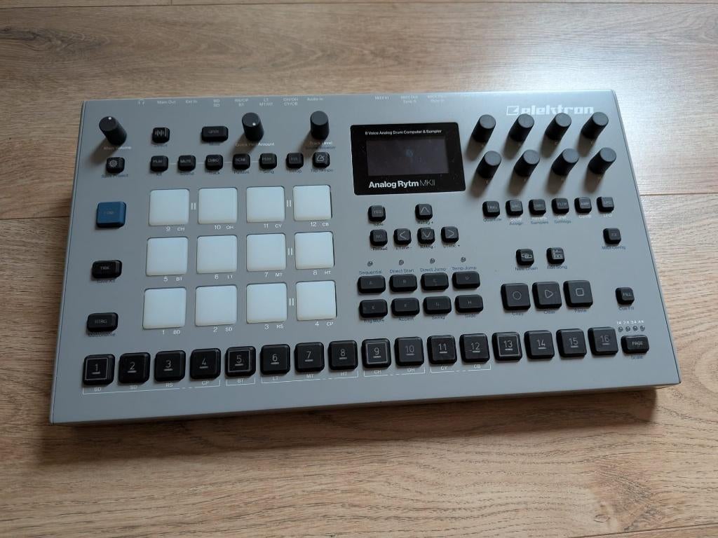 Elektron Analog Rytm mk2 incl. decksaver & originele doos, Ophalen of Verzenden, Zo goed als nieuw