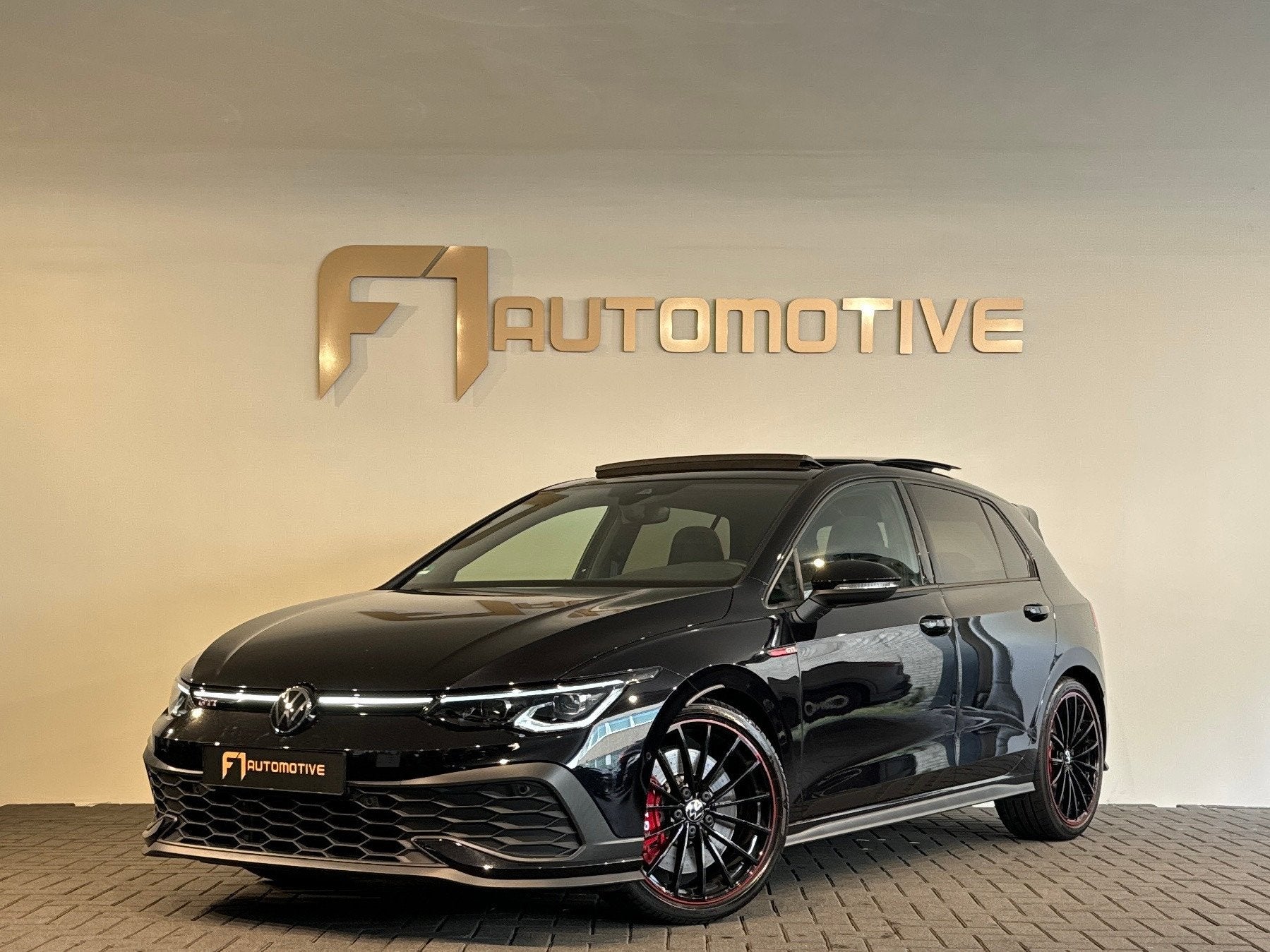 Volkswagen GOLF 2.0 TSI GTI Pano|Akrapovic|Nürburgring|45 J, Gebruikt, Euro 6, 4 cilinders, 1984 cc