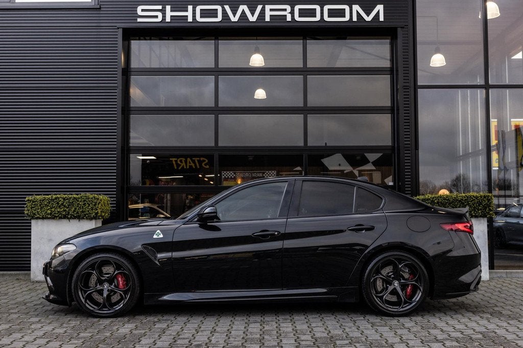 Alfa Romeo Giulia 2.9 V6 Quadrifoglio, 510 PK, Carbon, Camer, Achterwielaandrijving, Gebruikt, Zwart, Bedrijf