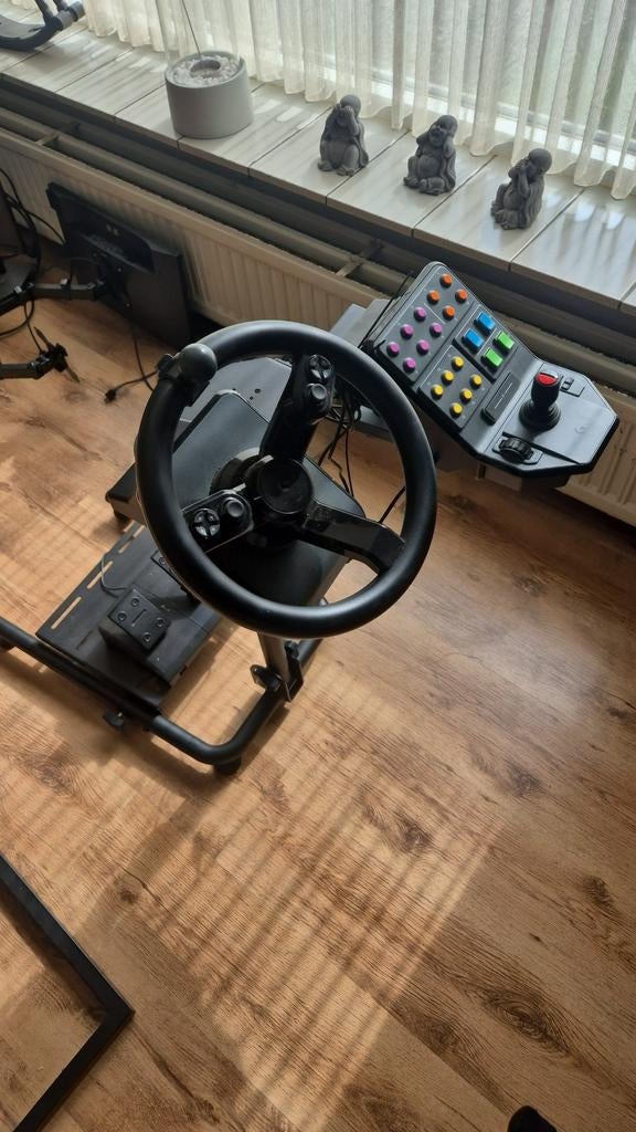 Logitech heavy equipment bundle met standaard., Ophalen, Overige merken, Zo goed als nieuw