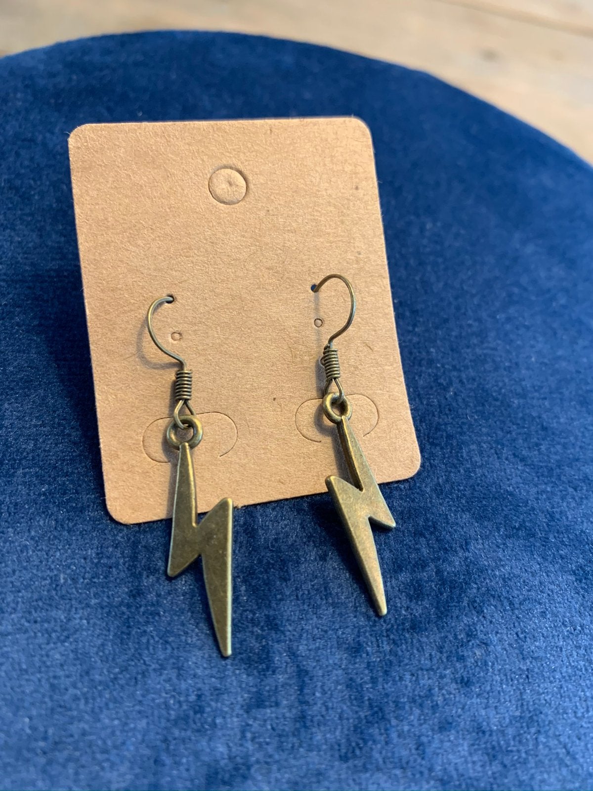 Bliksem, Overige materialen, Hangers, Bruin, Nieuw