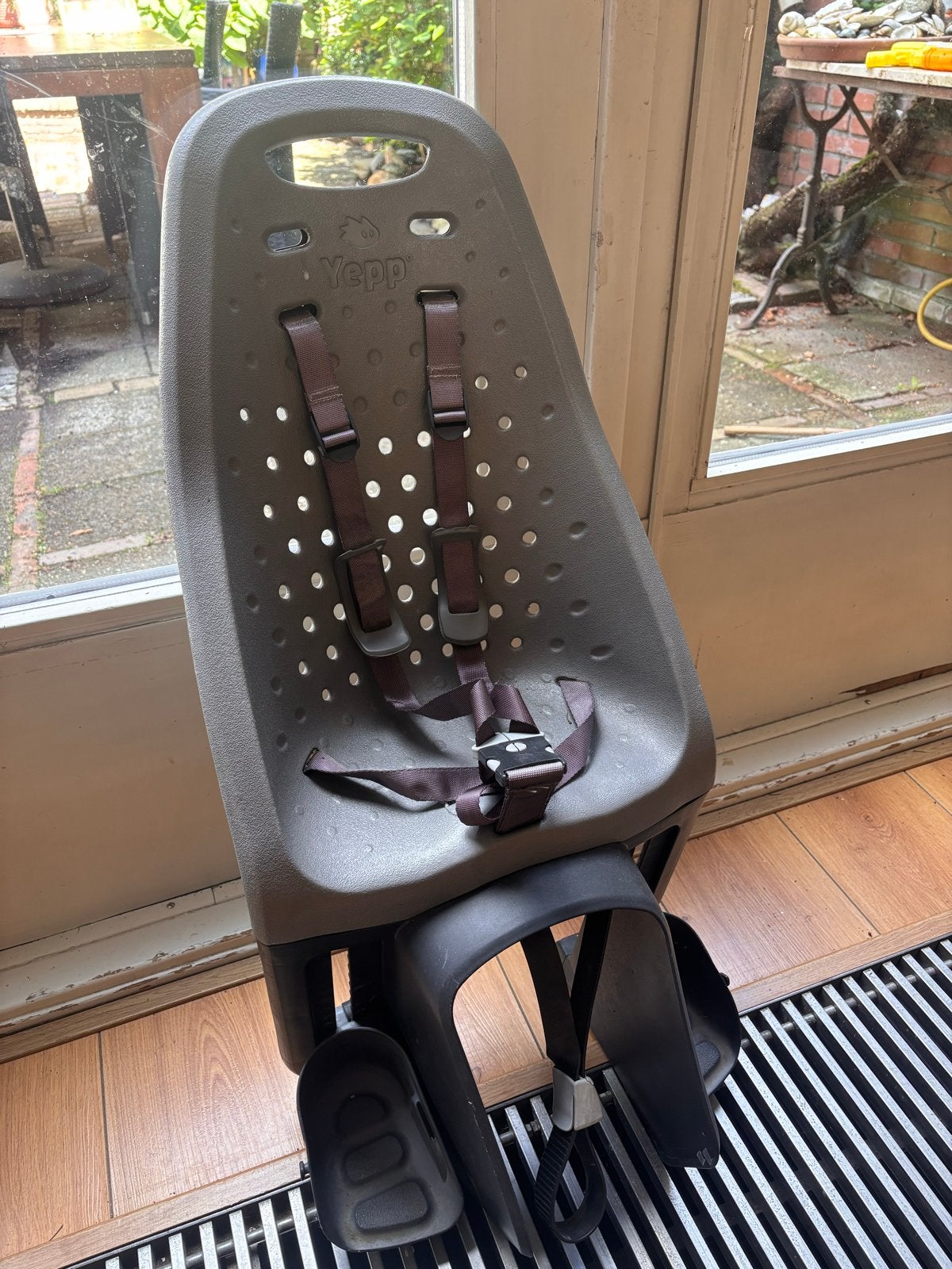 Yepp Achterzitje met 2sleutels, Fietsen en Brommers, Fietsaccessoires | Fietsstoeltjes, 15 t/m 25 kg, Achterzitje, Ophalen of Verzenden