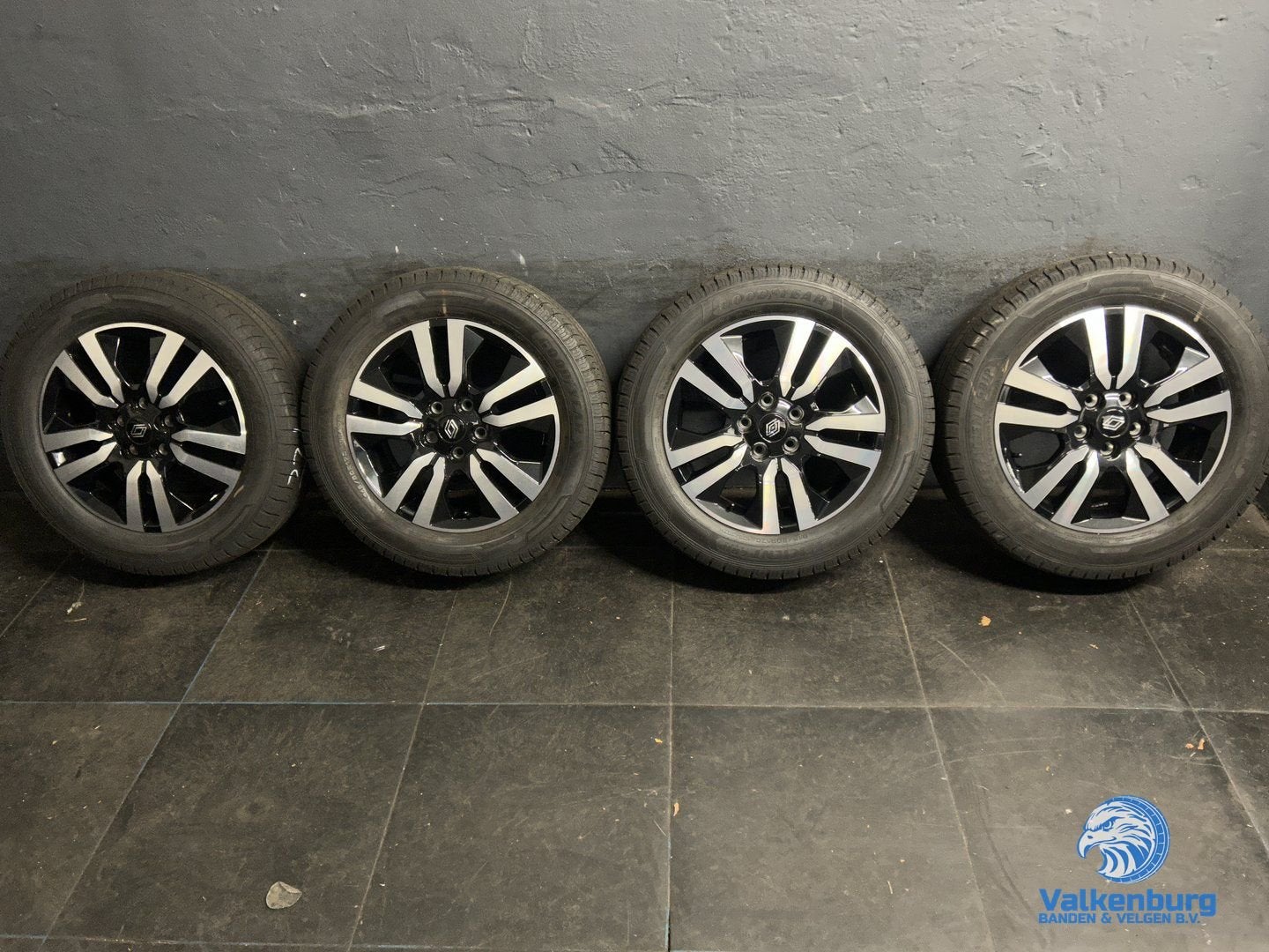 Nieuwe originele Renault Trafic Avens Noir Diamantee 17 inch, Auto-onderdelen, Banden en Velgen, -, -, Banden en Velgen, Nieuw