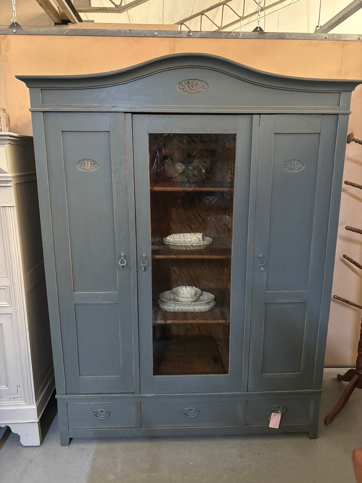 Brocante buffetkast / vitrinekast / kast, Ophalen, Studio Larilo, Studiolarilo@gmail.com, Zo goed als nieuw