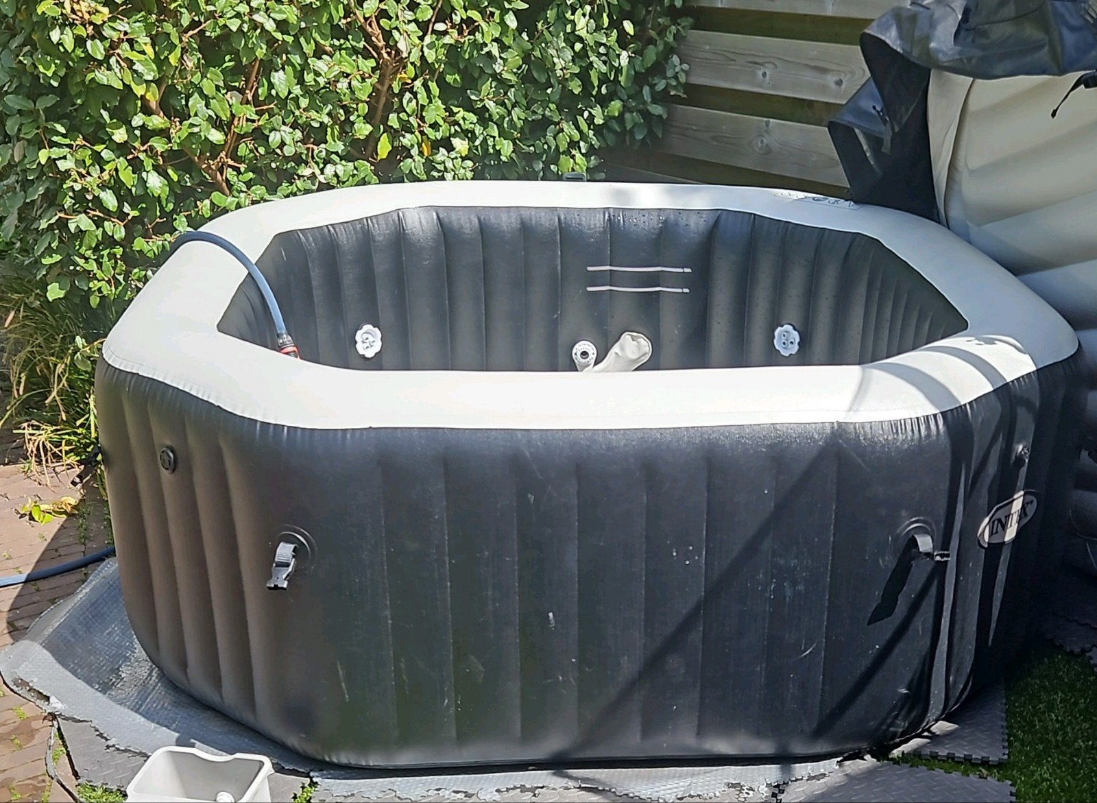 Intex Pure Spa Jet & Bubble Deluxe 4 persoons met WiFi, Tuin en Terras, Ophalen, Gebruikt, Opblaasbaar