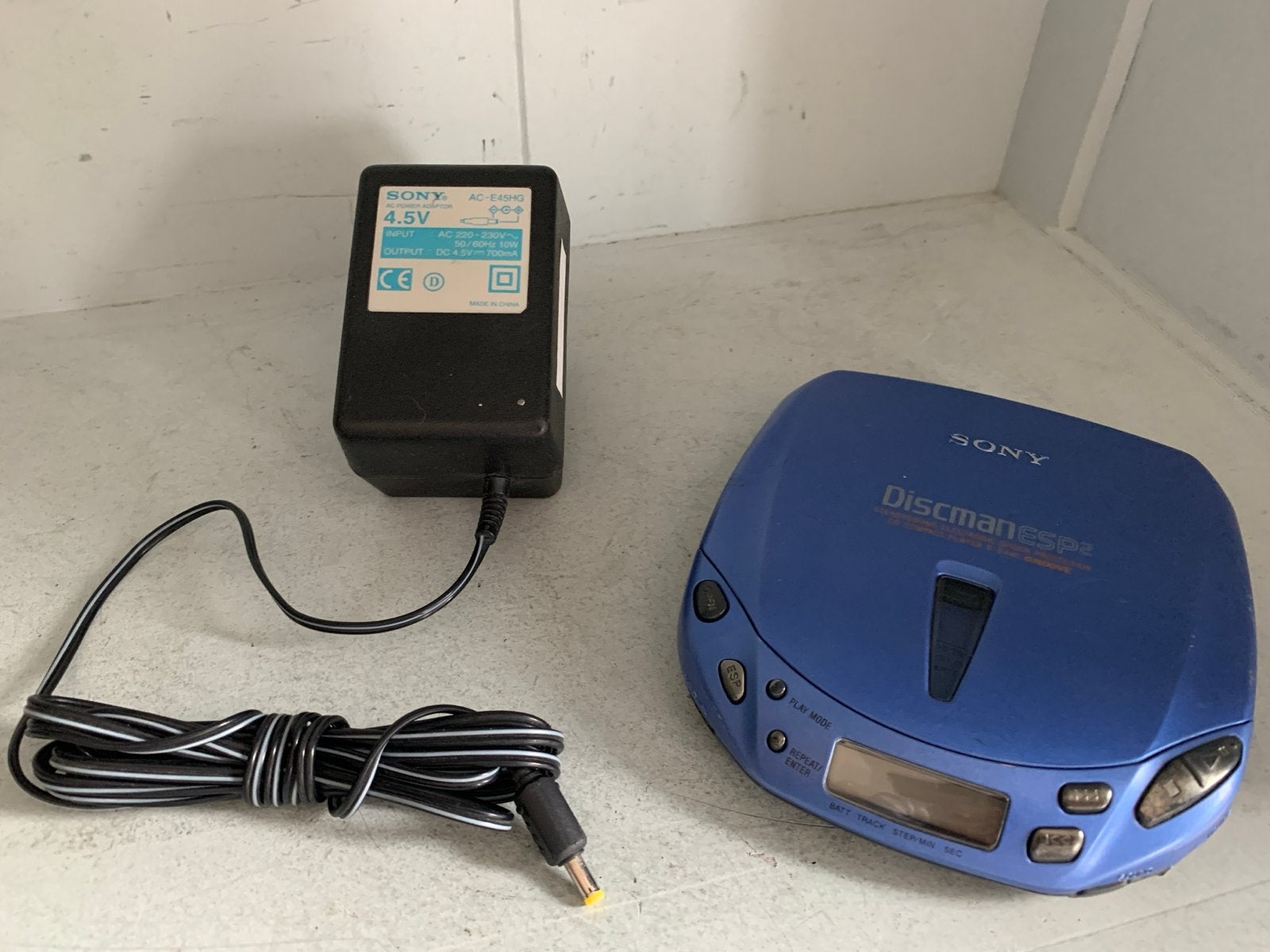 Sony Discman ESP2 D-E44G Groove met adapter, Audio, Tv en Foto, Ophalen of Verzenden, Discman
