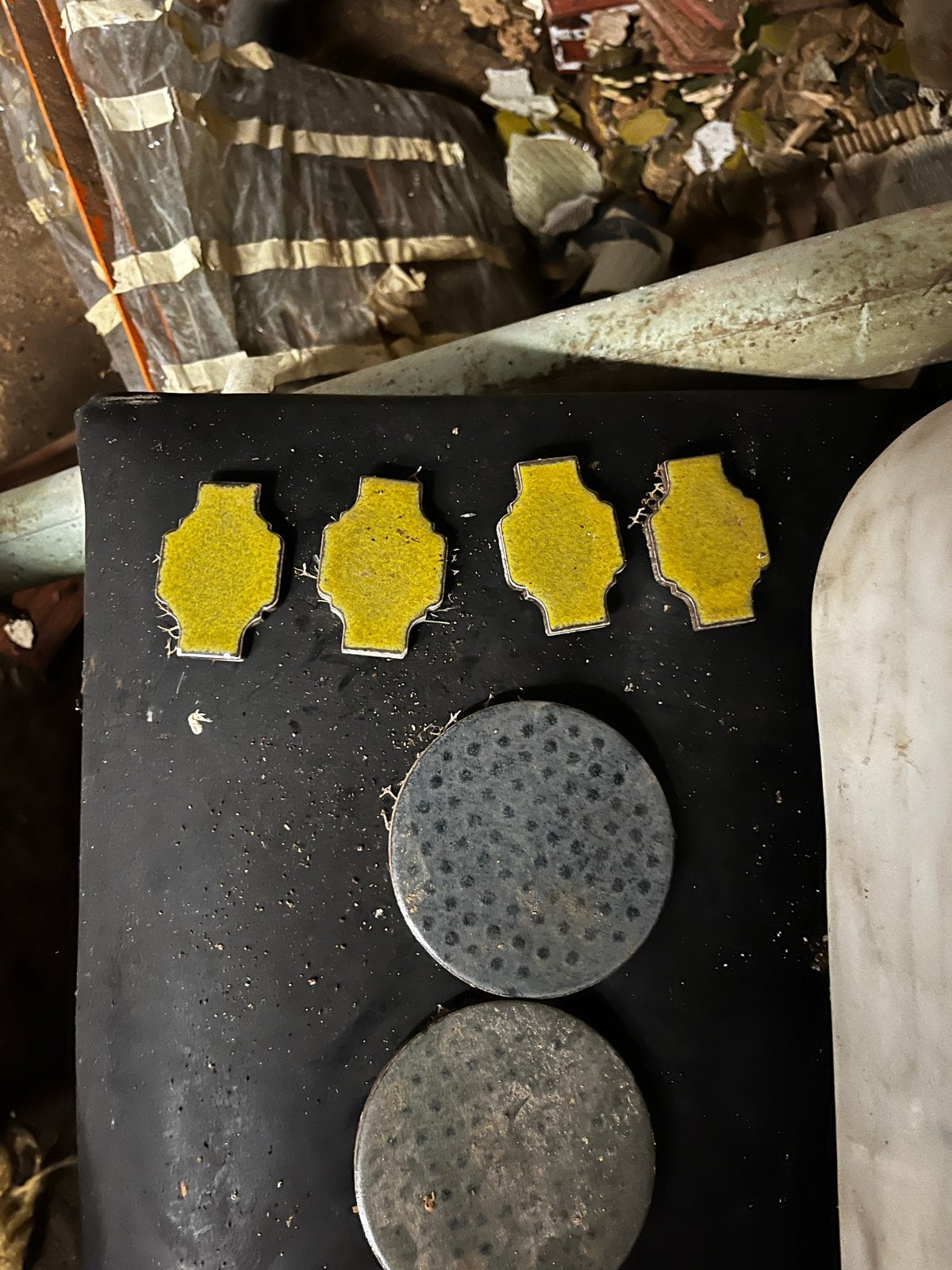 Ronde tegels (10 cm) en siertegels - ca. 200 stuks elk, Overige materialen, Gebruikt, Overige typen, Ophalen of Verzenden