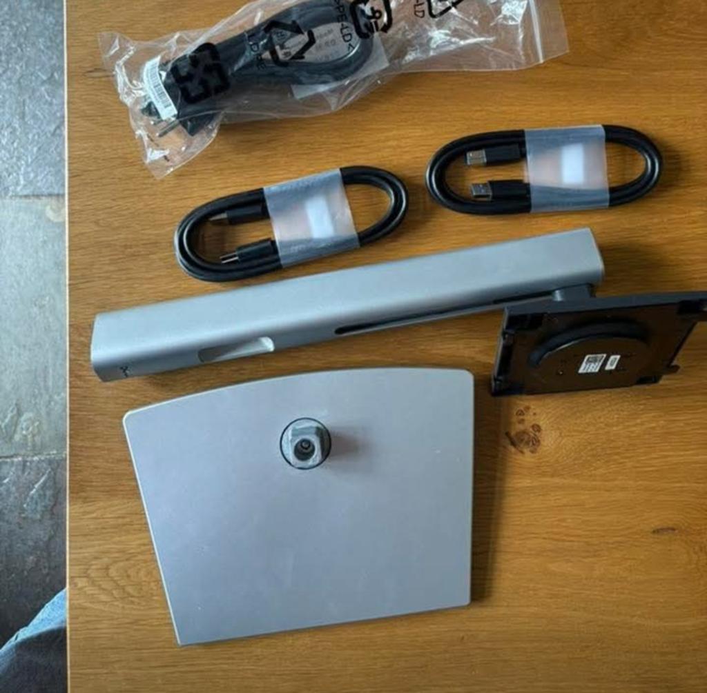 DELL monitor standaard en drie kabels, Ophalen, Nieuw