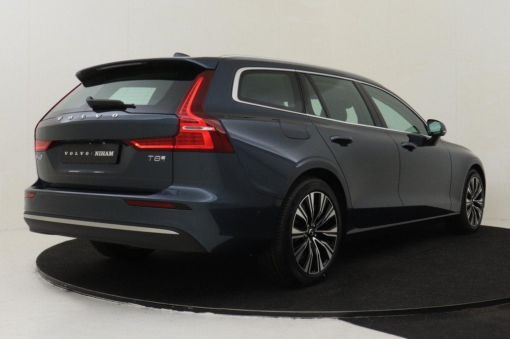 Volvo V60 T8 PLUG-IN HYBRID AWD PLUS PERFORMANCE ED. BRIGHT, Auto's, Volvo, Automaat, 12 maanden, Euro 6, 4 cilinders