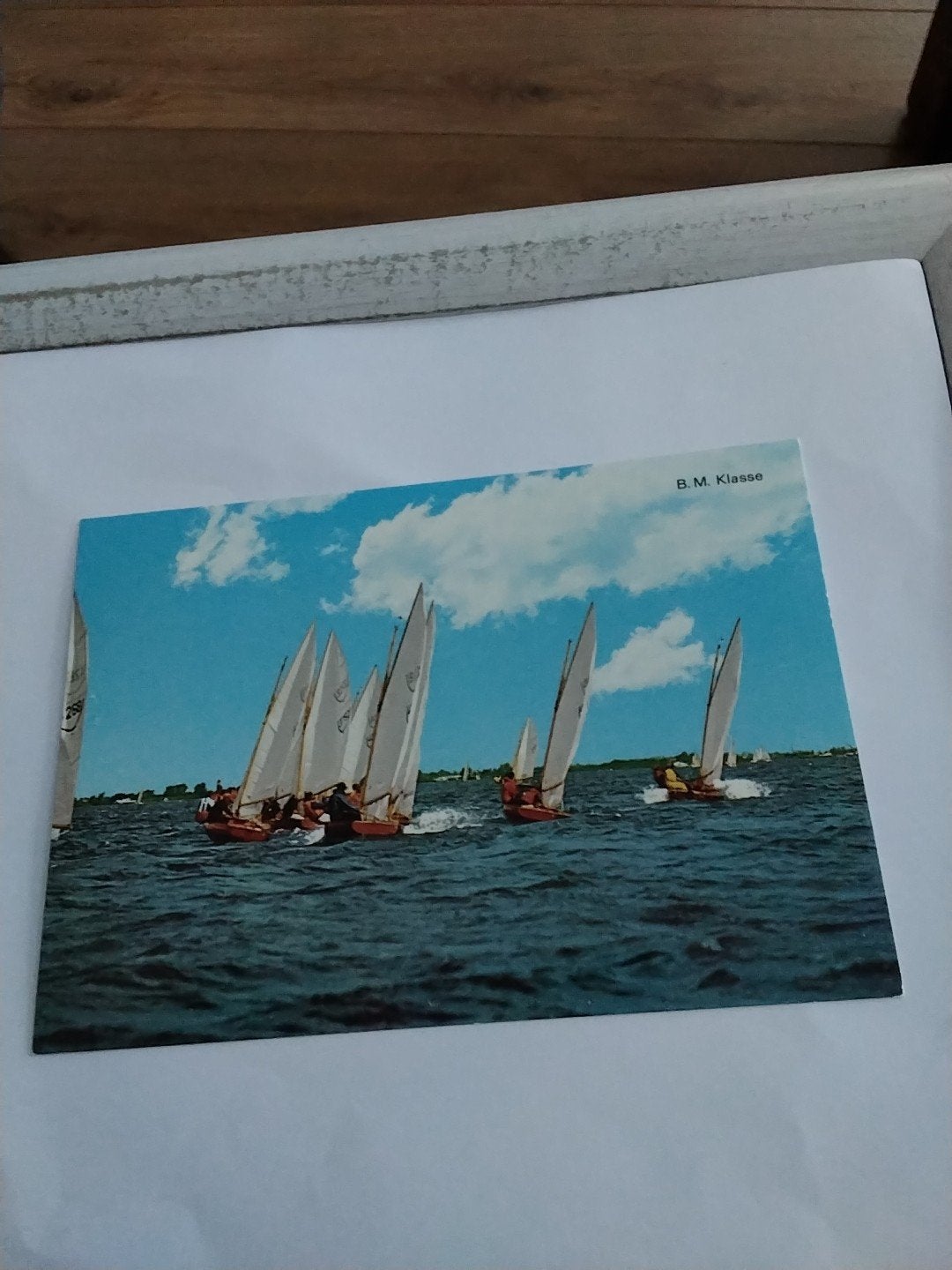 Ansichtkaart B.M. Klasse zeilboten op het water, Ophalen of Verzenden, 1960 tot 1980, Gelopen