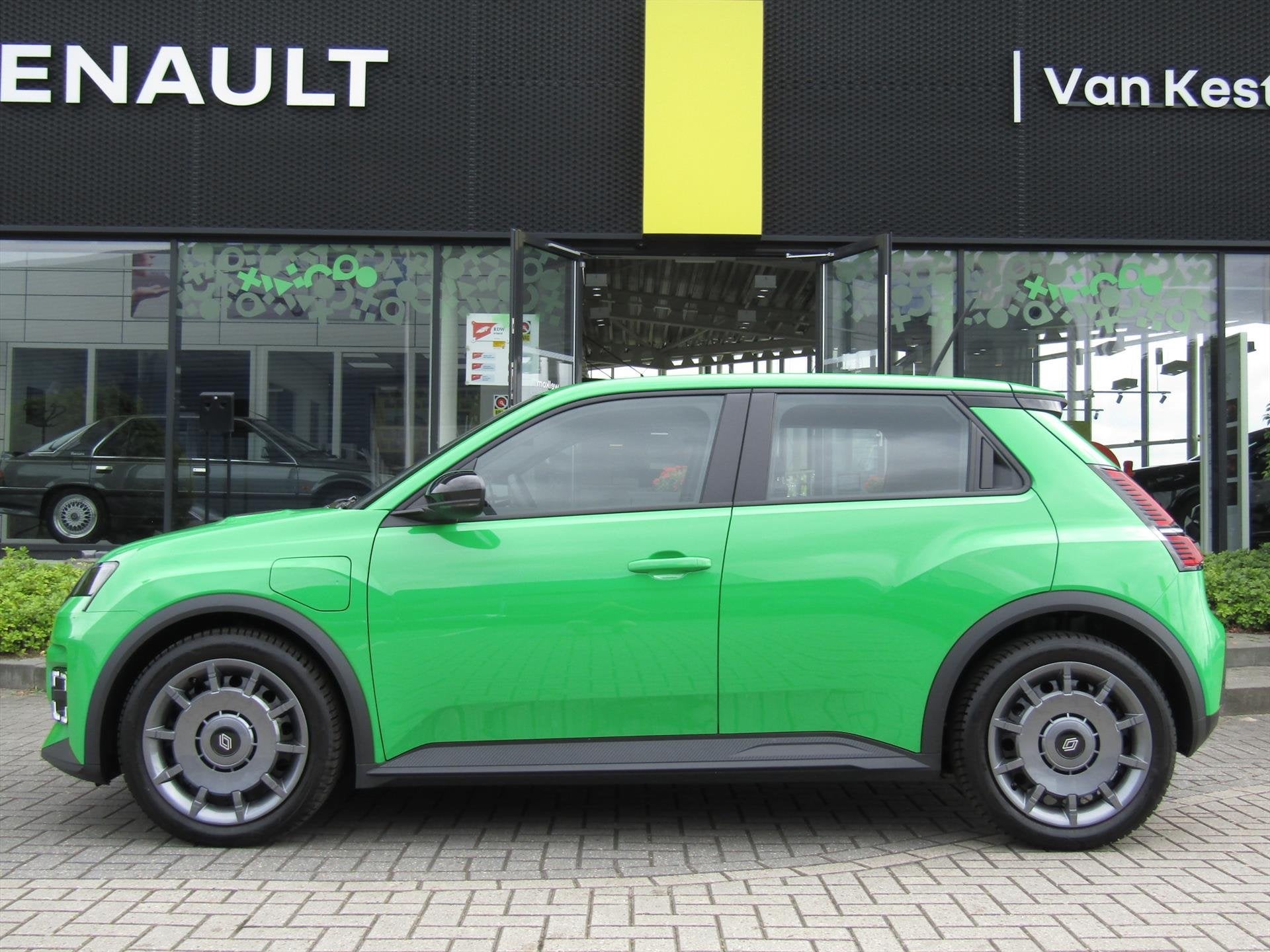 RENAULT 5 40kWh 120pk urban range Evolution / Pack Winter /, Auto's, Dealer onderhouden, Stof, Gebruikt, Zwart