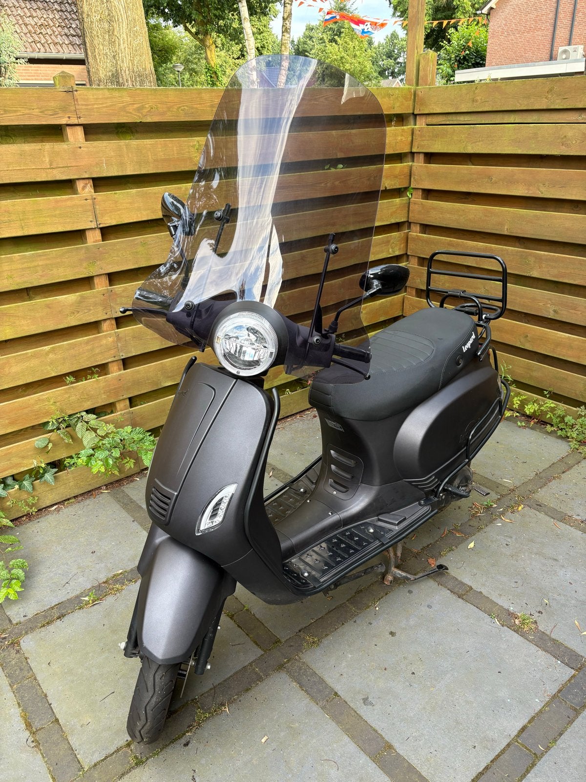 Leopard Scooter Mat Zwart - Zo goed als nieuw, Ophalen, Zo goed als nieuw, Benzine, Overige merken