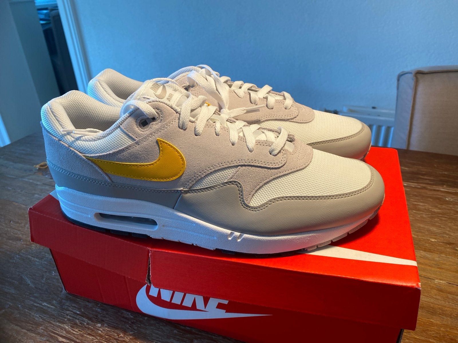 Nike Air Max 1 ESS - Maat 49.5 - Nieuw in doos, Ophalen of Verzenden, Nieuw, Wit, Sneakers of Gympen