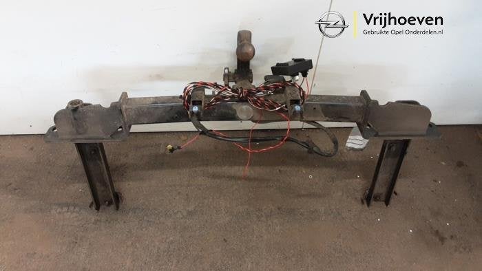 Trekhaak van een Opel Astra (Astra J 10-), Auto-onderdelen, Gebruikt, -, -, Opel
