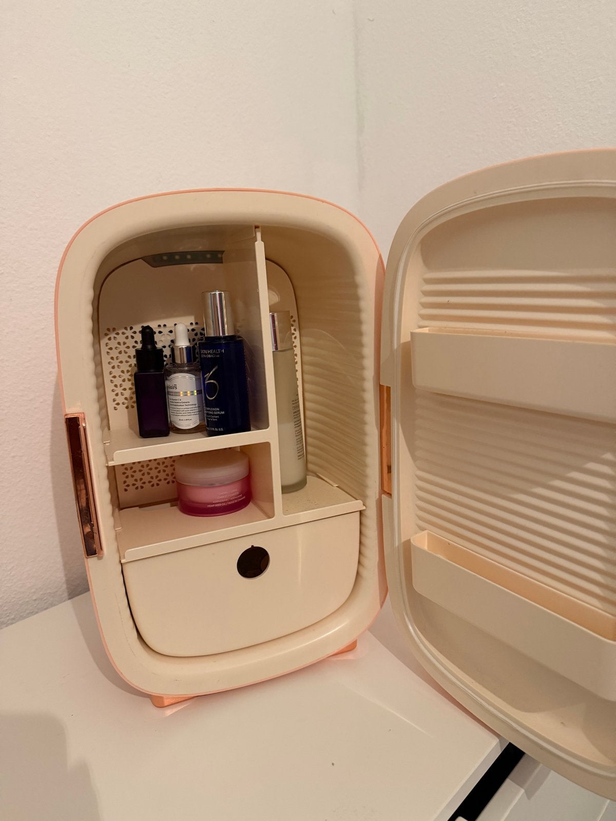 Mini Koelkast voor Cosmetica / Skincare - Roze, Ophalen, Zonder vriesvak, Minder dan 45 cm, Minder dan 85 cm