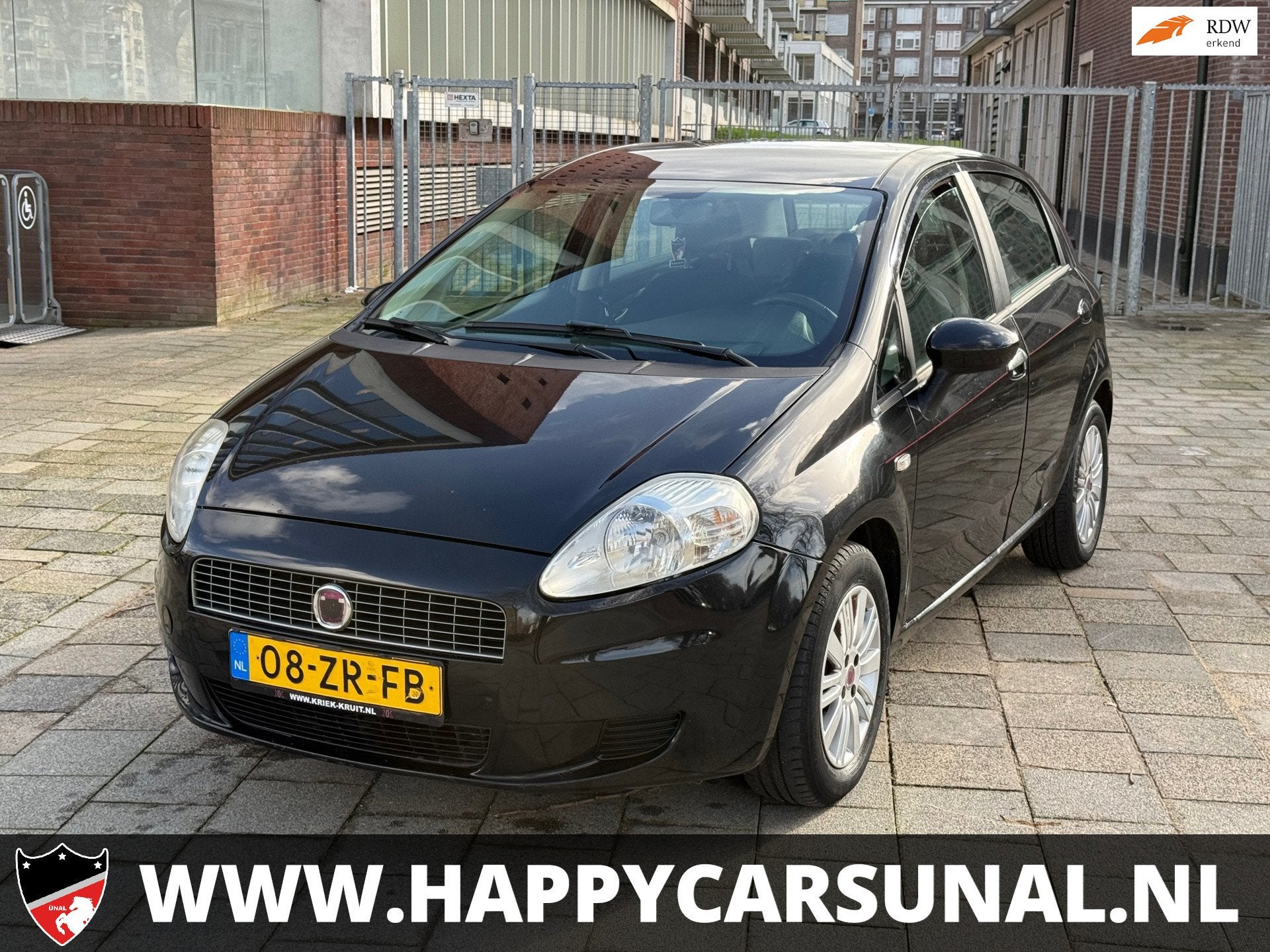 Fiat Grande Punto 1.4 Dynamic AUTOMAAT, NIEUWE APK, Auto's, Stof, Zwart, 4 cilinders, 400 kg