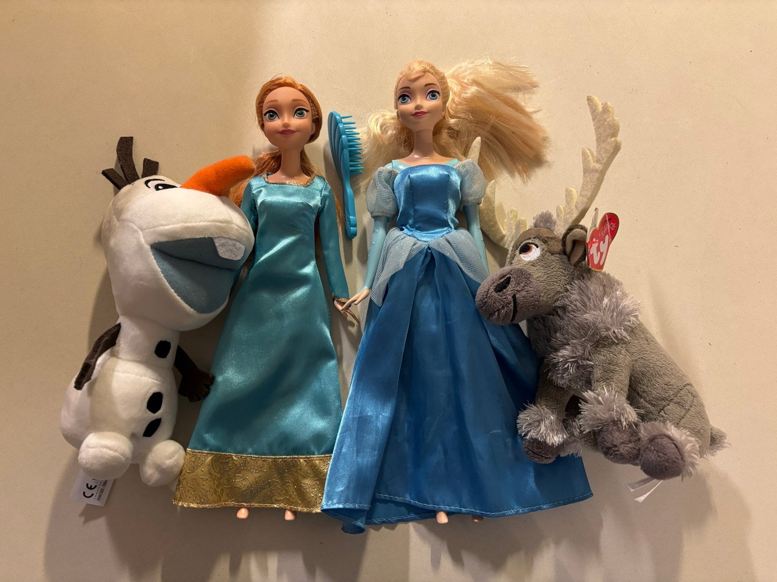 Disney Frozen poppen en knuffels (Anna, Elsa, Olaf, Sven), Ophalen of Verzenden, Gebruikt, Barbie