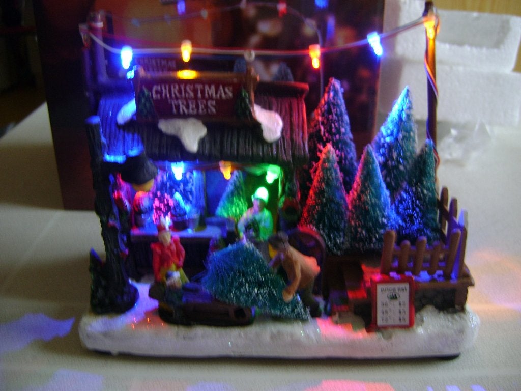 kerstbomen verkoopshop met verlichting in doos 18lx15hx10br, Ophalen of Verzenden, Zo goed als nieuw