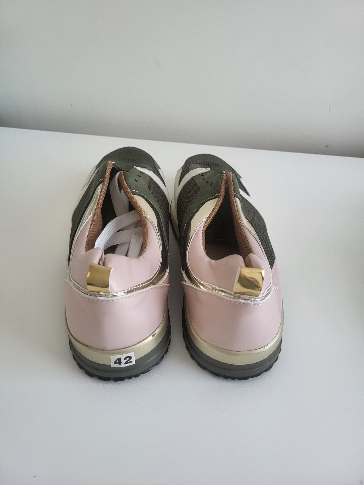 Nieuwe Dames Sneakers - Maat 42, Kleding | Dames, Schoenen, Ophalen of Verzenden