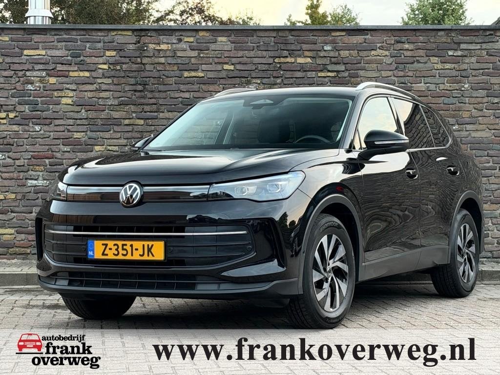 Volkswagen TIGUAN 1.5 ETSI LIFE Edition Massage stoelen Leer, 4 cilinders, Bedrijf, 1600 kg, SUV of Terreinwagen