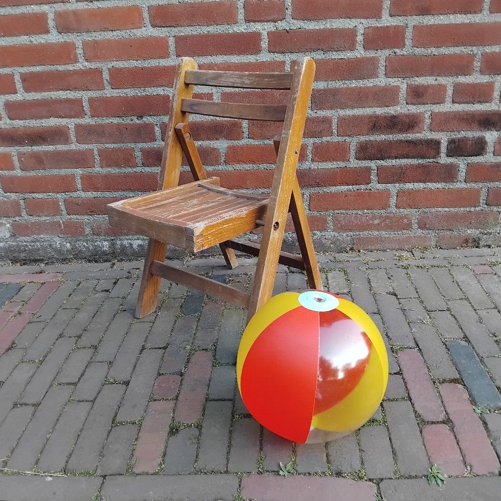 Oude houten kinder klapstoel, Ophalen