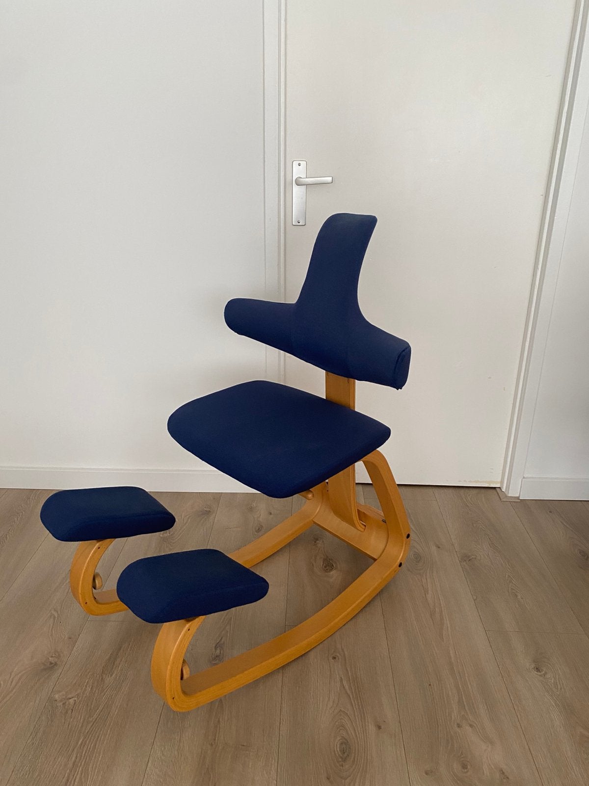 Stokke Varier Thatsit ergonomische kniestoel, Ophalen of Verzenden, Zo goed als nieuw, Zwart