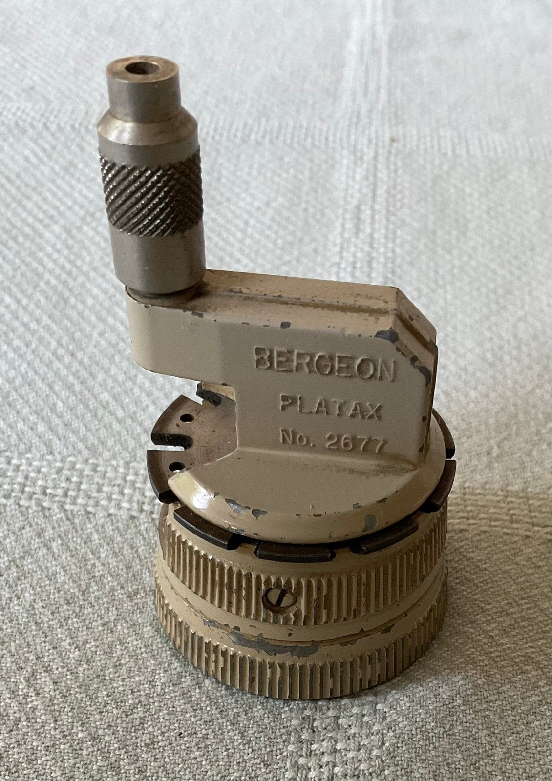 Bergeon Platax 2677 voor de horlogemaker, Ophalen