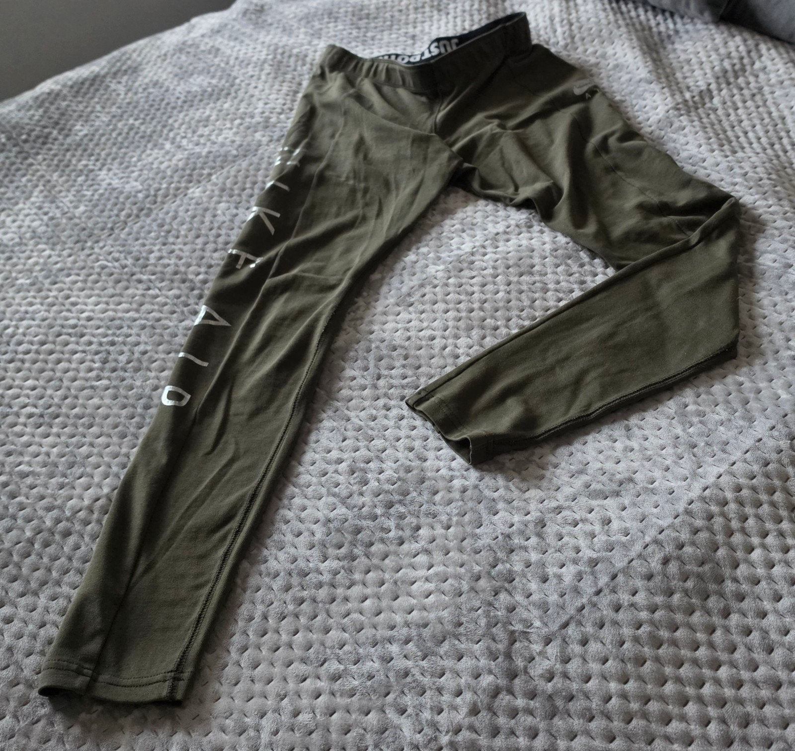 Nike Air Yoga Legging - Kaki Groen Maat S, Kleding | Dames, Nike, Ophalen of Verzenden, Zo goed als nieuw, Maat 36 (S)