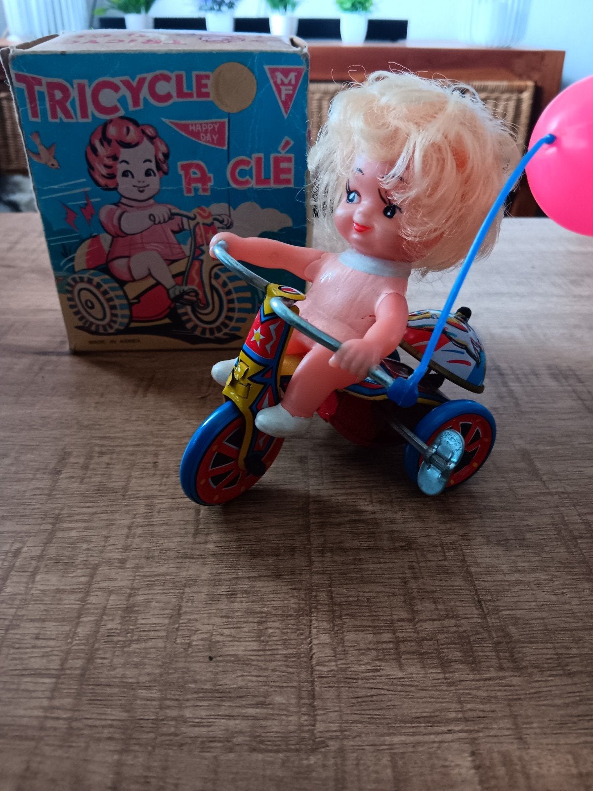 Vintage Opwindbaar Speelgoed: Meisje op Driewieler, Verzenden
