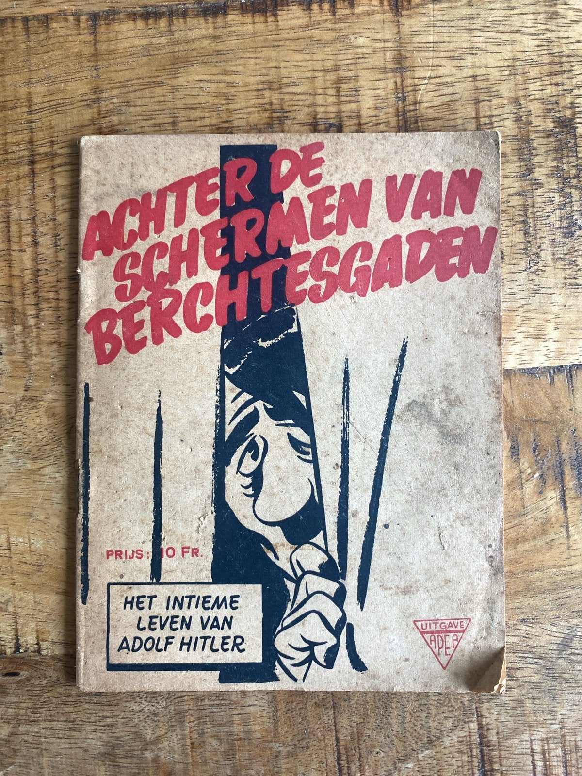 Achter de Schermen van Berchtesgaden - Het Intieme Leven van, Ophalen of Verzenden, Tweede Wereldoorlog, Gelezen, Overige onderwerpen