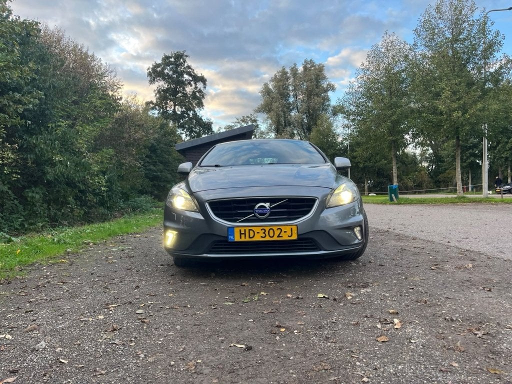 Volvo V40 2.0 D2 120PK 2015 Grijs, Voorwielaandrijving, Zwart, 4 cilinders, 1969 cc