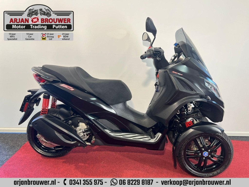 Piaggio MP3 300 HPE Sport, Scooter, 300 cc, Postbus 305
4900 AH  Oosterhout, NL, Customer_service@piaggio.com