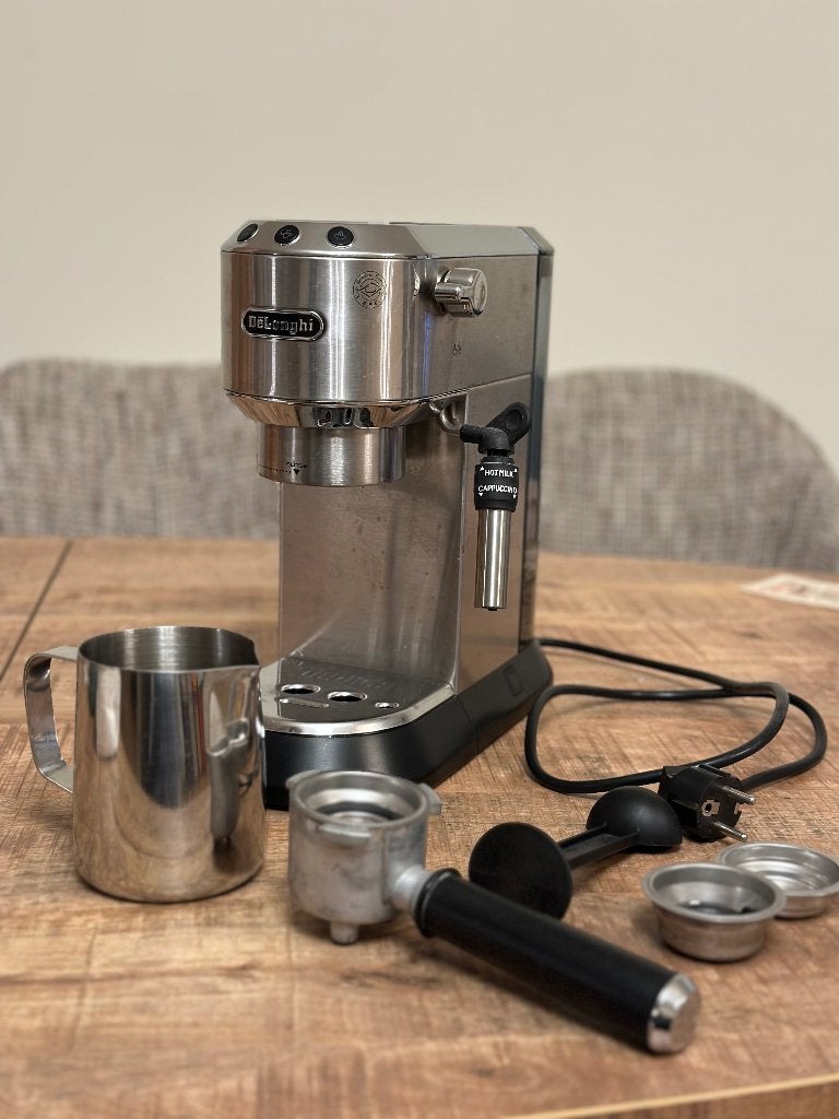 Koffie automaat - Delonghi, Verzenden, Koffiemachine, Gemalen koffie, Zo goed als nieuw