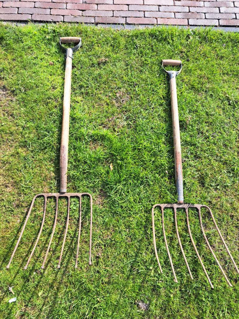 4 verschillende rieken , hooivork  , of maisvork, Tuin en Terras, Hand-tuingereedschap, Ophalen of Verzenden