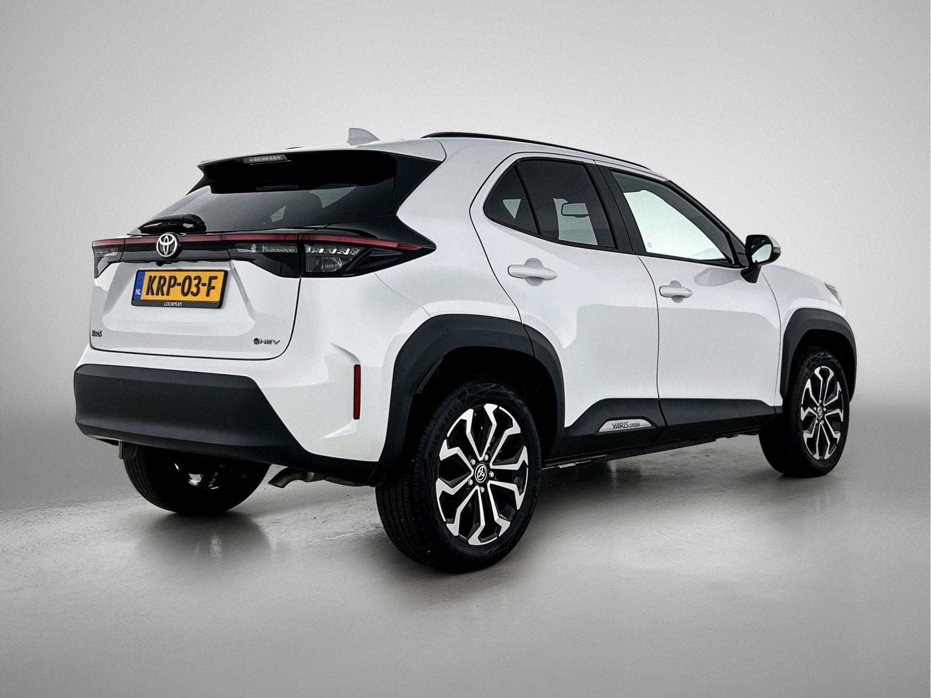 Toyota Yaris Cross 1.5 Hybrid 115 First Edition + | BTW Voer, 12 maanden, Stof, 116 pk, Wit