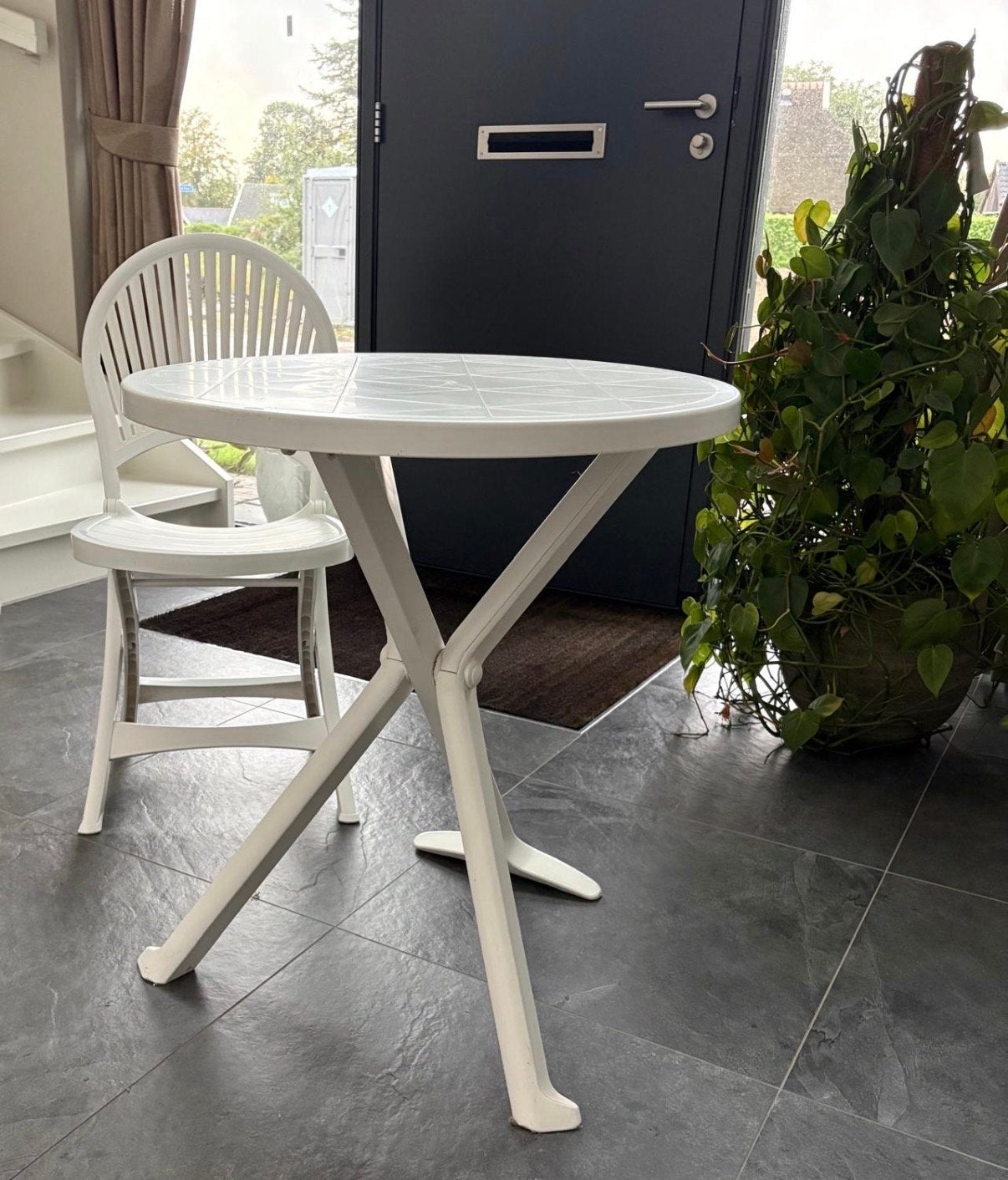 Grand Soleil Tuinset: Tafel en Stoel (Kunststof), Ophalen, Kunststof, Gebruikt, Eettafel