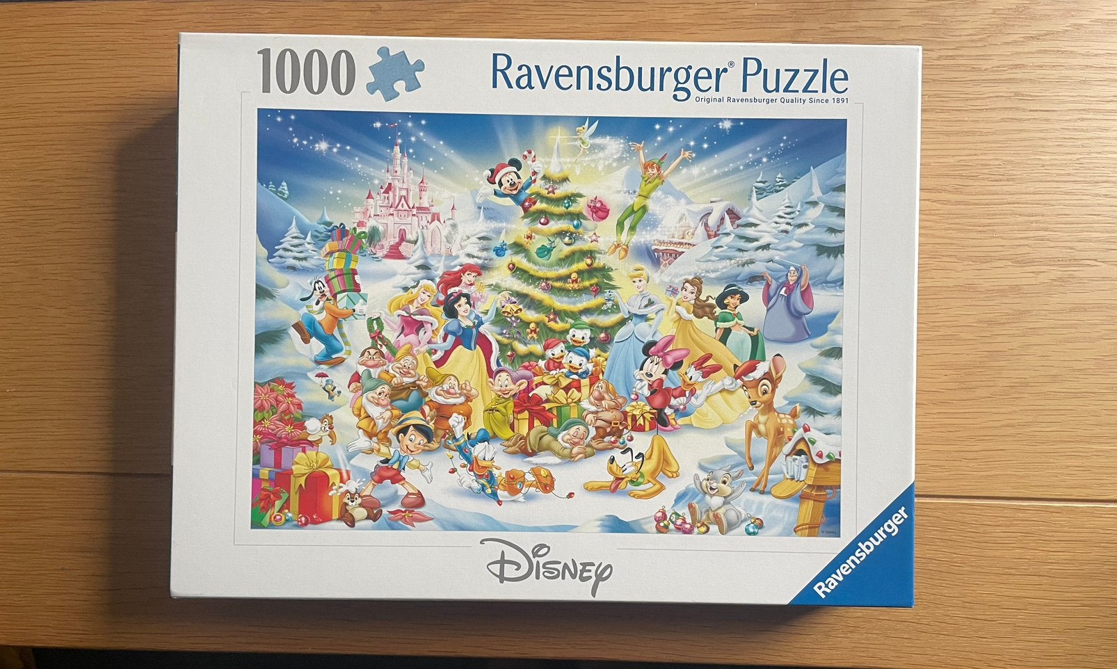 Ravensburger puzzel a Disney Christmas kerst 1000 st, Ophalen of Verzenden, 500 t/m 1500 stukjes, Zo goed als nieuw, Legpuzzel