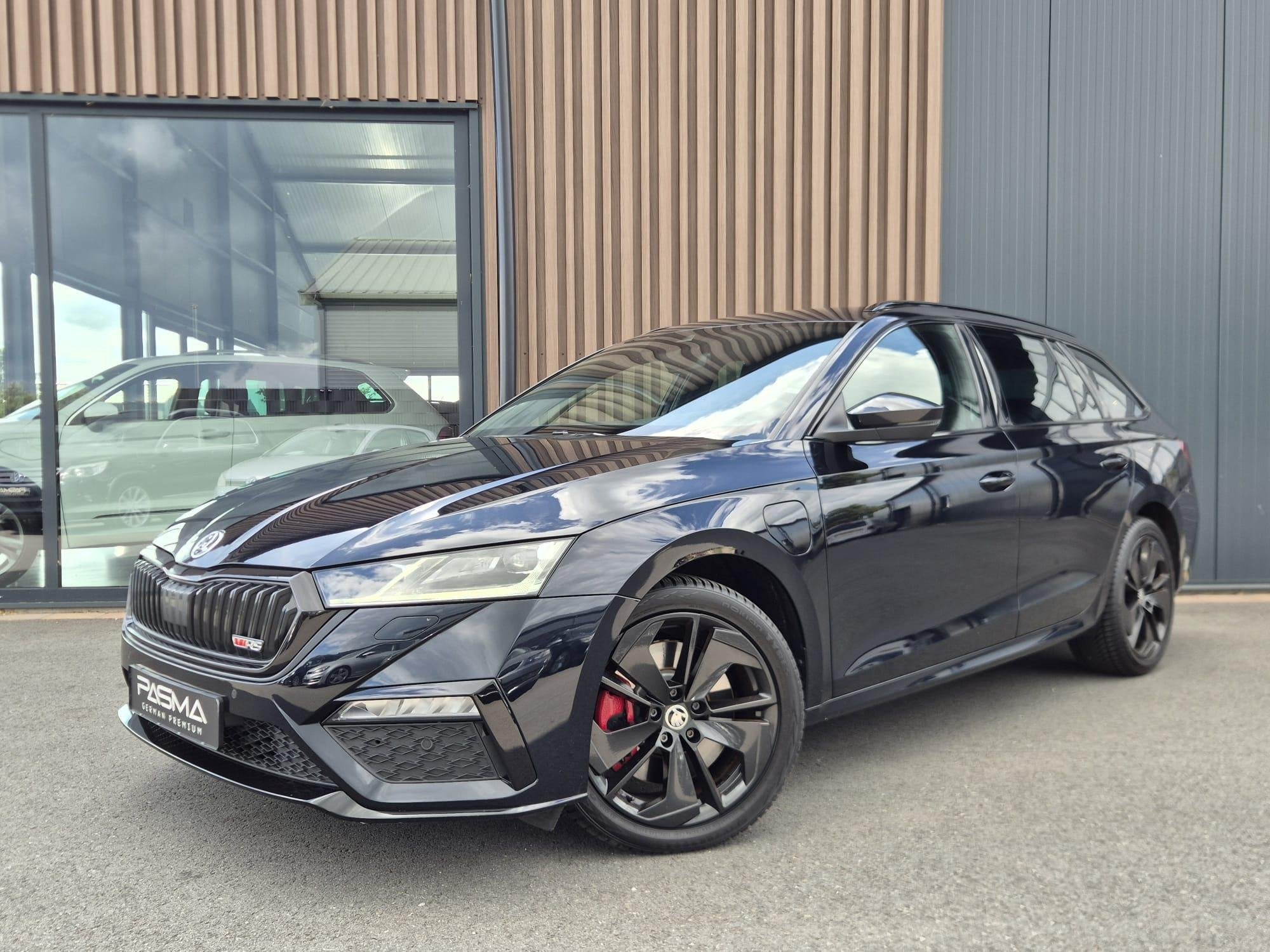 Skoda Octavia Combi 1.4 TSI 245pk RS iV PHEV Business | Matr, Auto's, Dealer onderhouden, Stof, Gebruikt, 4 cilinders
