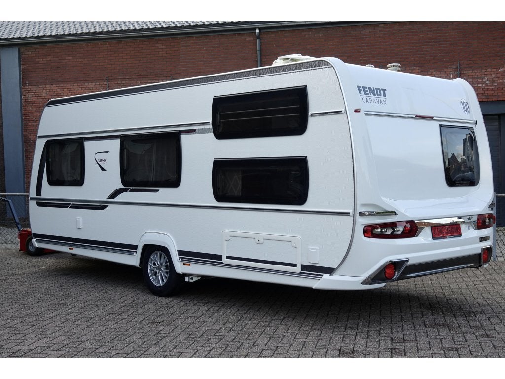 Fendt Saphir 560 SKM 2021 Mover 2000KG Stapelbedden Douche, Caravans en Kamperen, Caravans, Rondzit, Bedrijf, Schokbreker, Tot en met 6