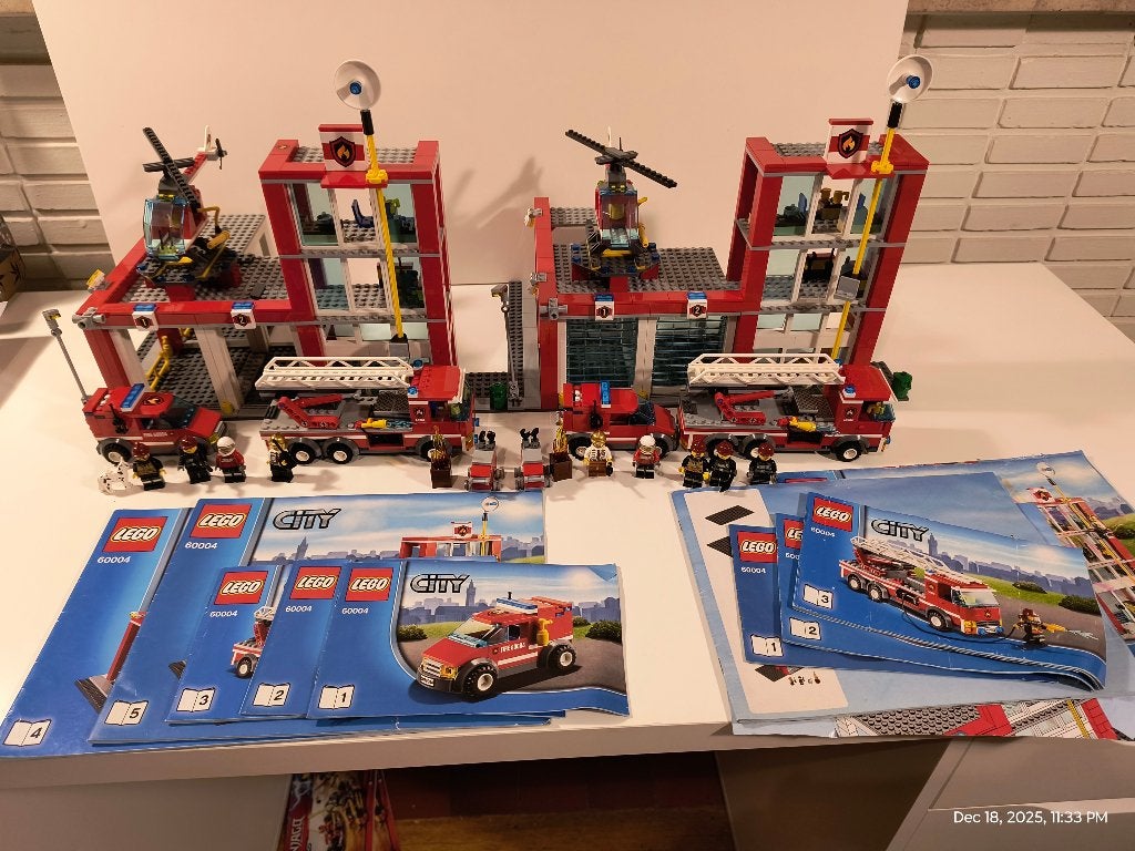 2x LEGO 60004 City Fire Station sets met alle minifiguren, Lego, Ophalen of Verzenden, Zo goed als nieuw, Compleet