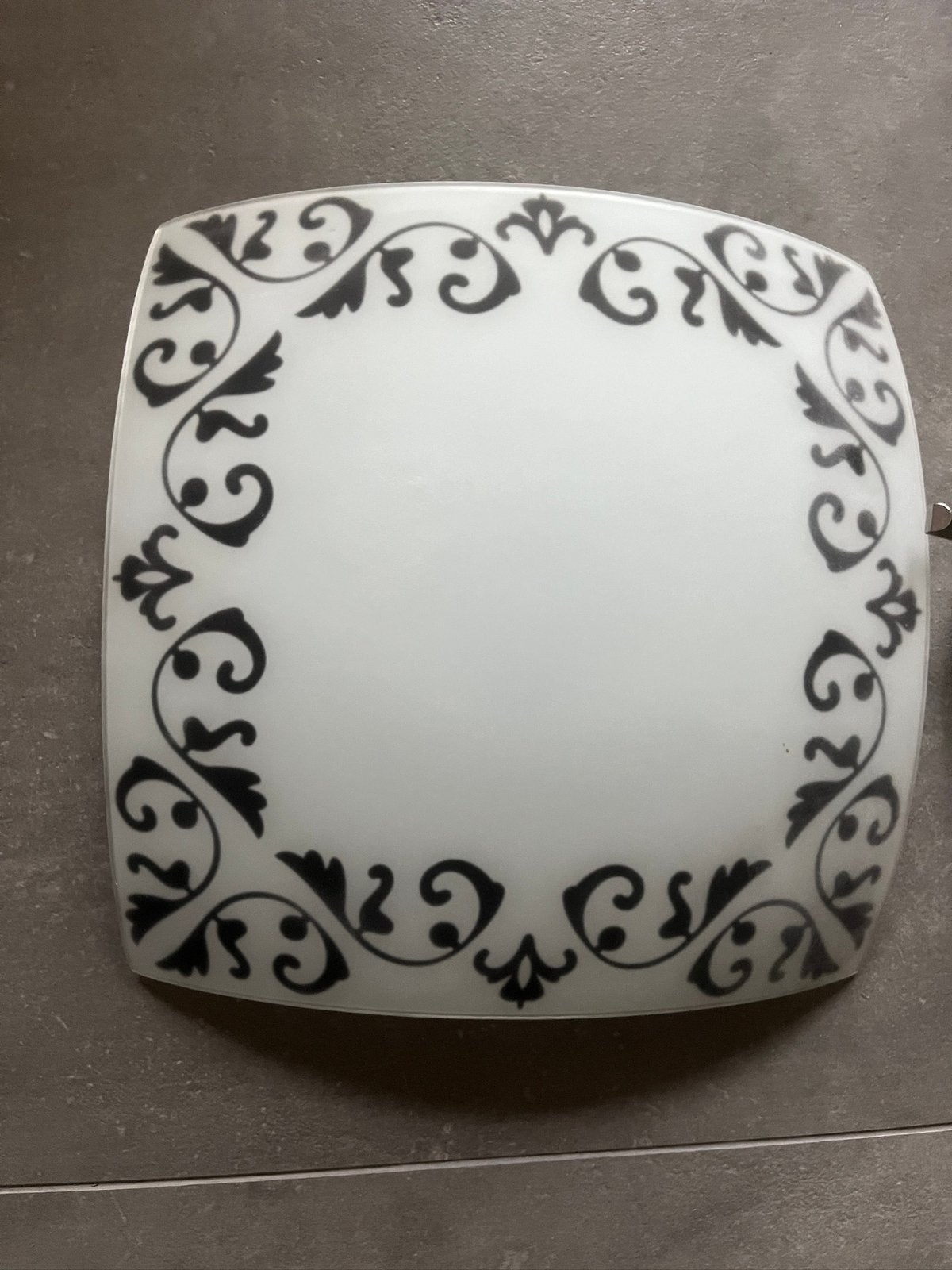 Vierkante plafondlamp met zwart siermotief, Huis en Inrichting, Gebruikt, Ophalen of Verzenden, Glas, Wit