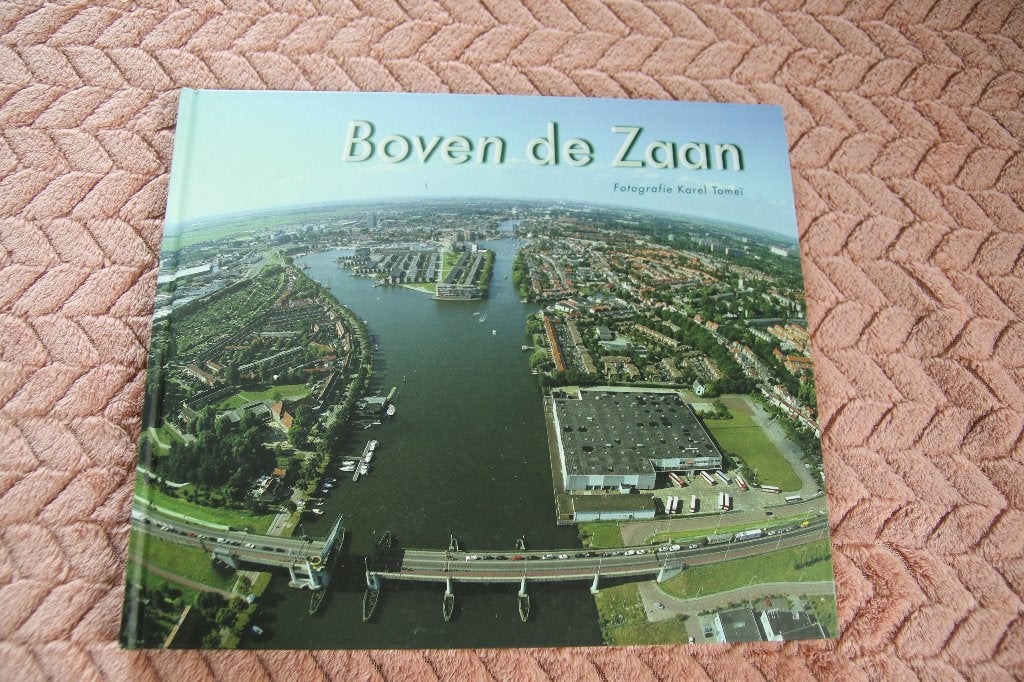 Boven de zaan. Karel Tomei, Ophalen of Verzenden, Gelezen