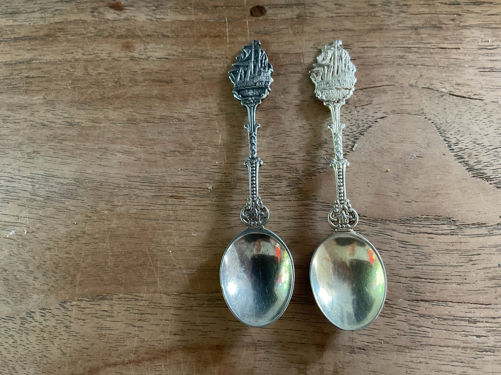 2 identieke oude verzilverde lepeltjes, Antiek en Kunst, Antiek | Bestek, Ophalen of Verzenden