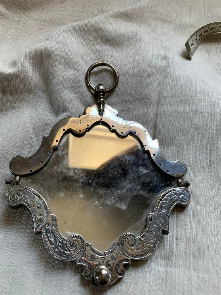 Antieke Zilveren Papagaai Tasbeugel met Spiegel, 1763, Antiek en Kunst, Antiek | Goud en Zilver, Ophalen of Verzenden, Zilver